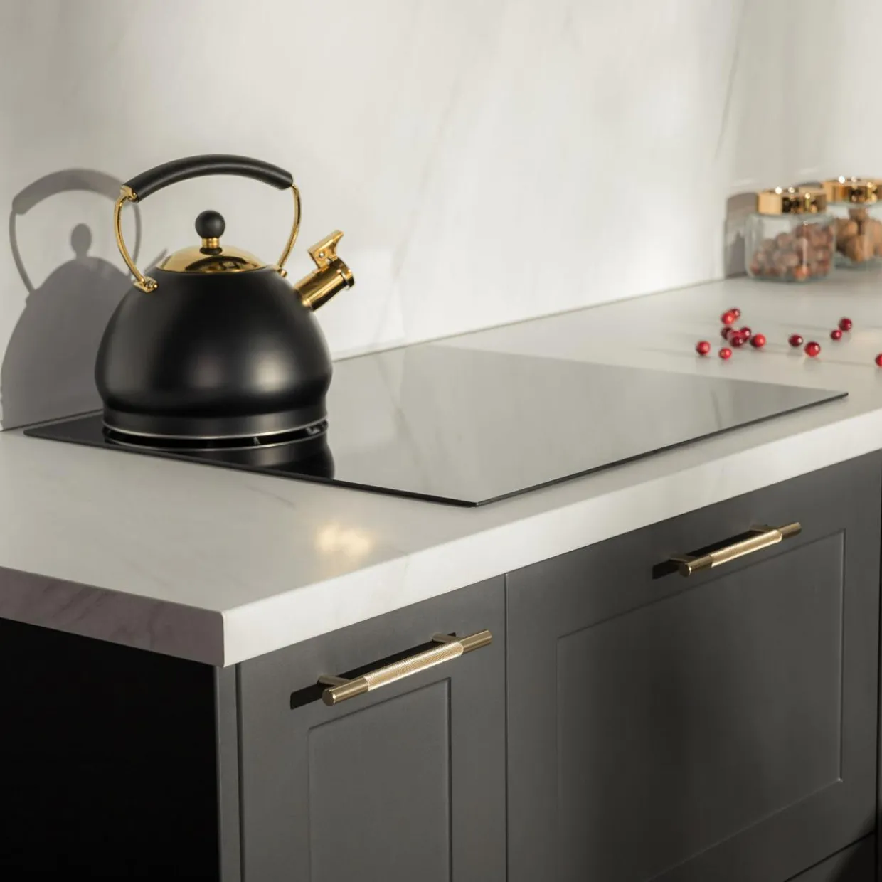 Czajnik glamour czarno-złoty 3 l