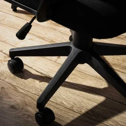 Fotel biurowy czarny UUBI