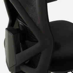 Fotel biurowy z regulacją zagłówka i lędźwi ZANDANO