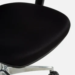 Fotel biurowy z regulacją zagłówka i lędźwi ZANDANO