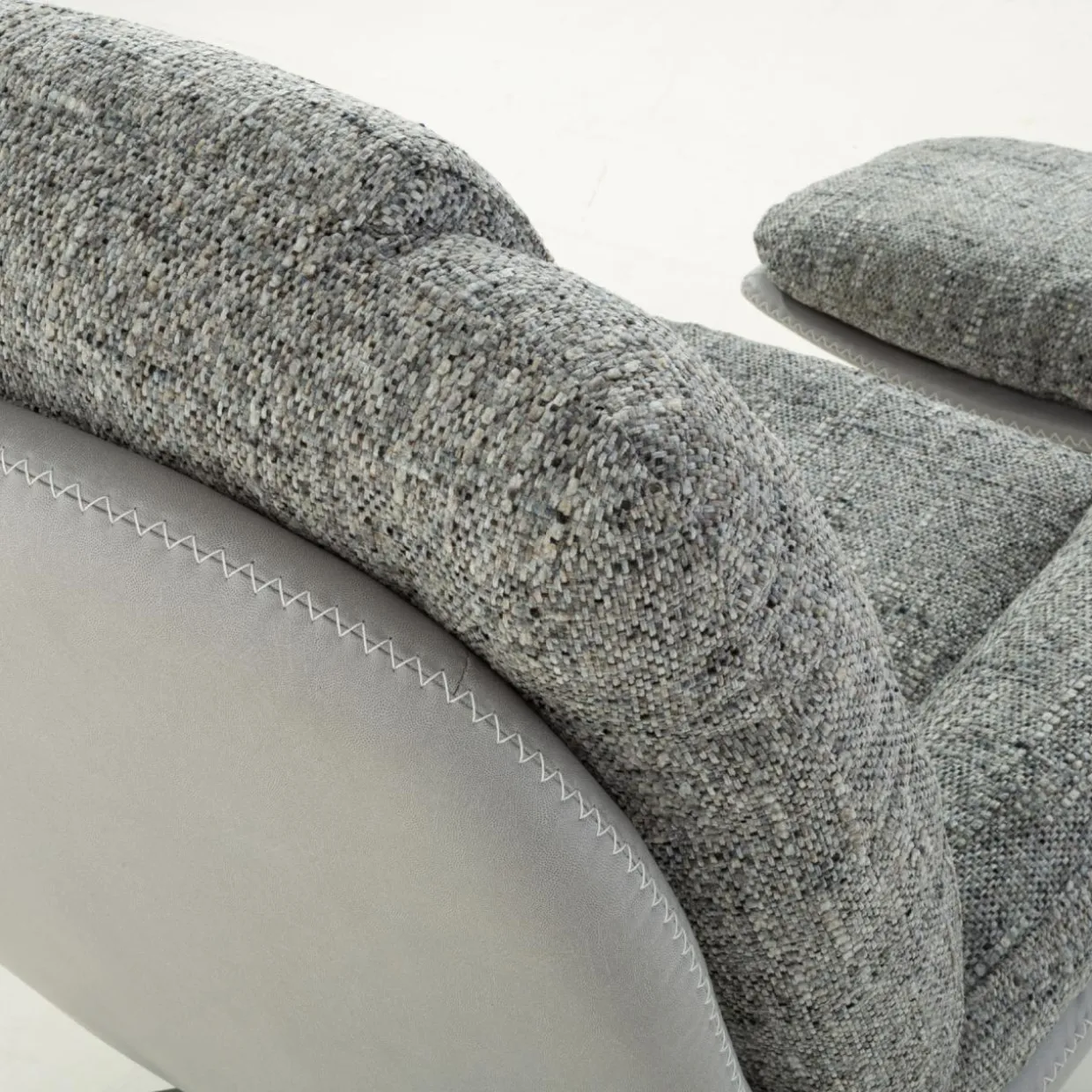 Fotel obrotowy z podnóżkiem szary DITTIF