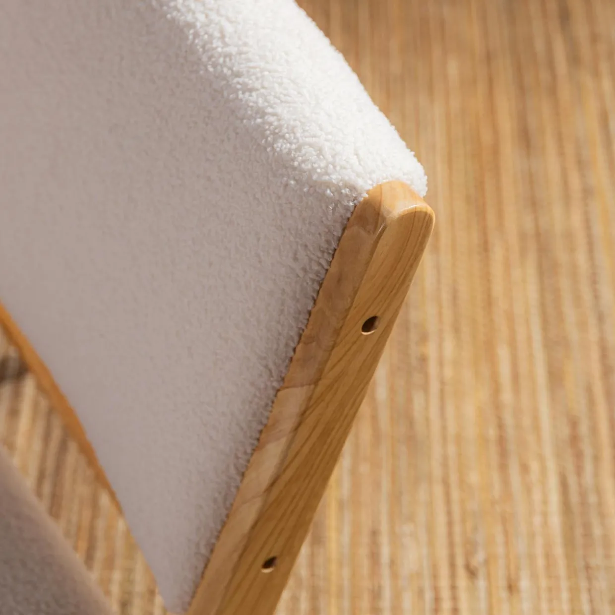 Fotel wypoczynkowy boucle beżowy STARKINI