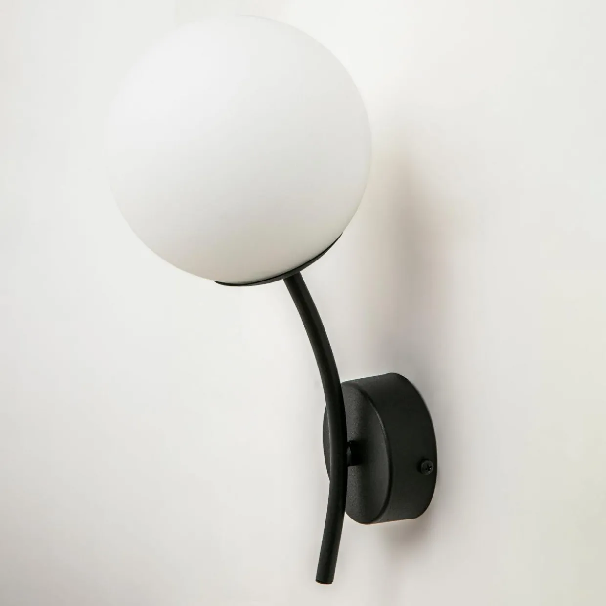 Kinkiet kula czarny VOLTA