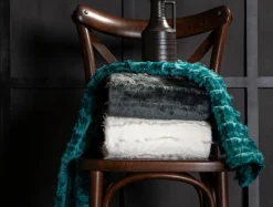 Koc z frędzlami jasnoszary ASHA 130x160 cm