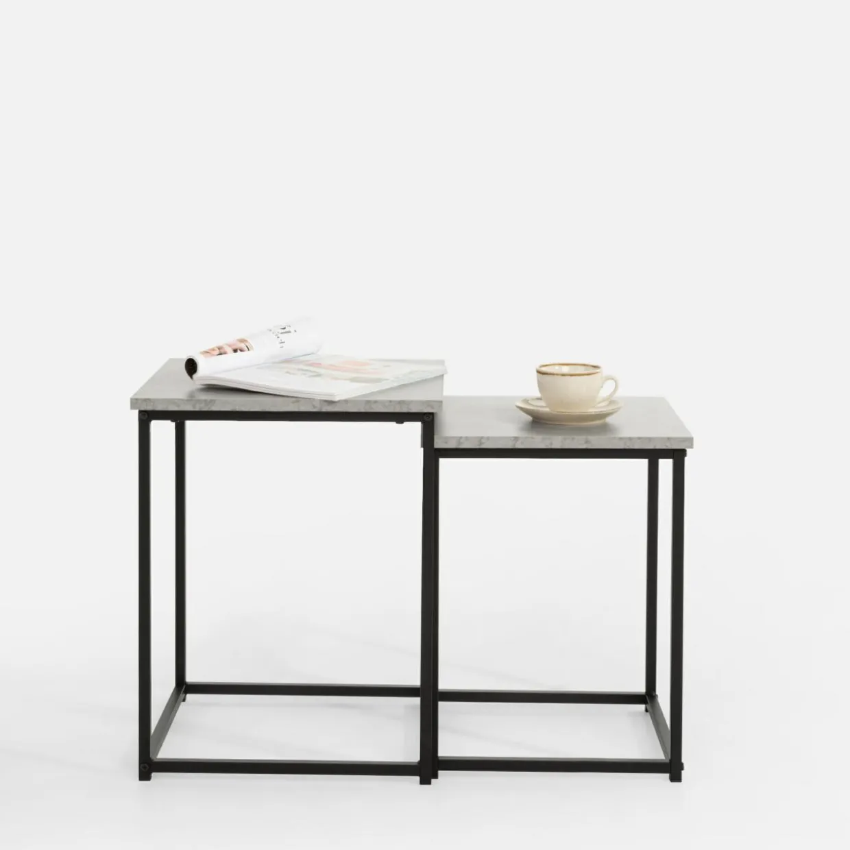 Komplet 2 metalowych stolików