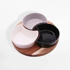 Komplet 3 miseczek na akacjowej podstawie 21 cm