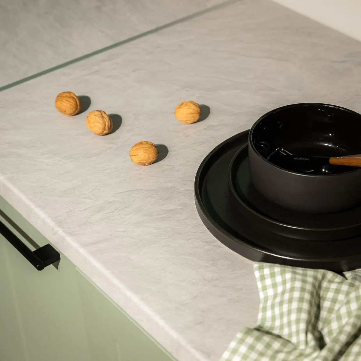 Miska ceramiczna czarna CARBONO 680 ml