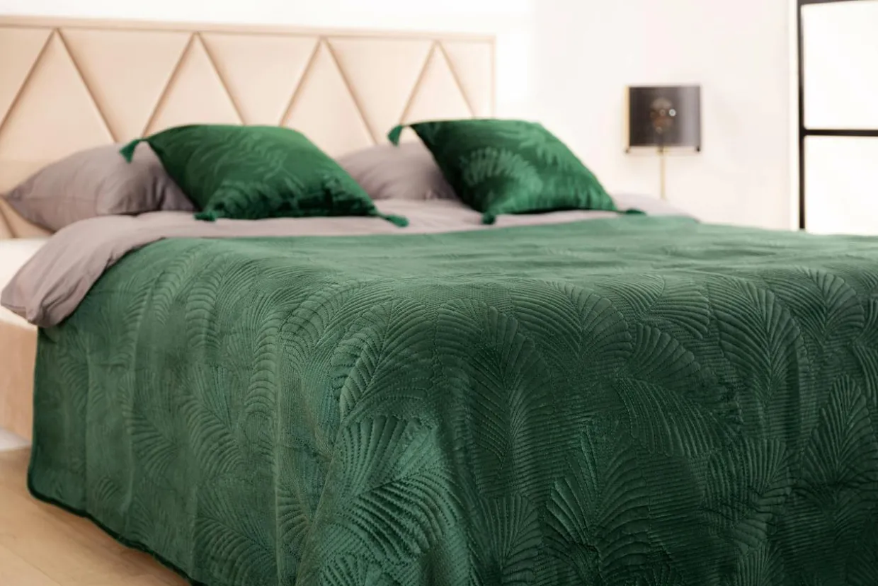 Narzuta na łóżko pikowana w liście zielona FERN 240x260 cm