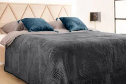 Narzuta na łóżko pikowana w liście szara FERN 220x240 cm