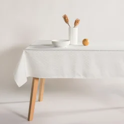 Obrus geometryczny biały KLARA 140x240 cm