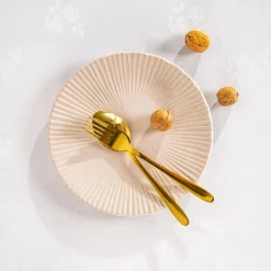 Obrus na stół biały ROSE 140x260 cm