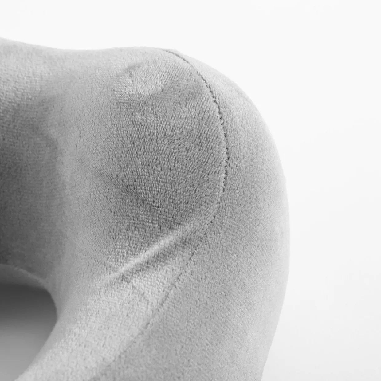 Poduszka podróżna rogal szara 30x27x10 cm