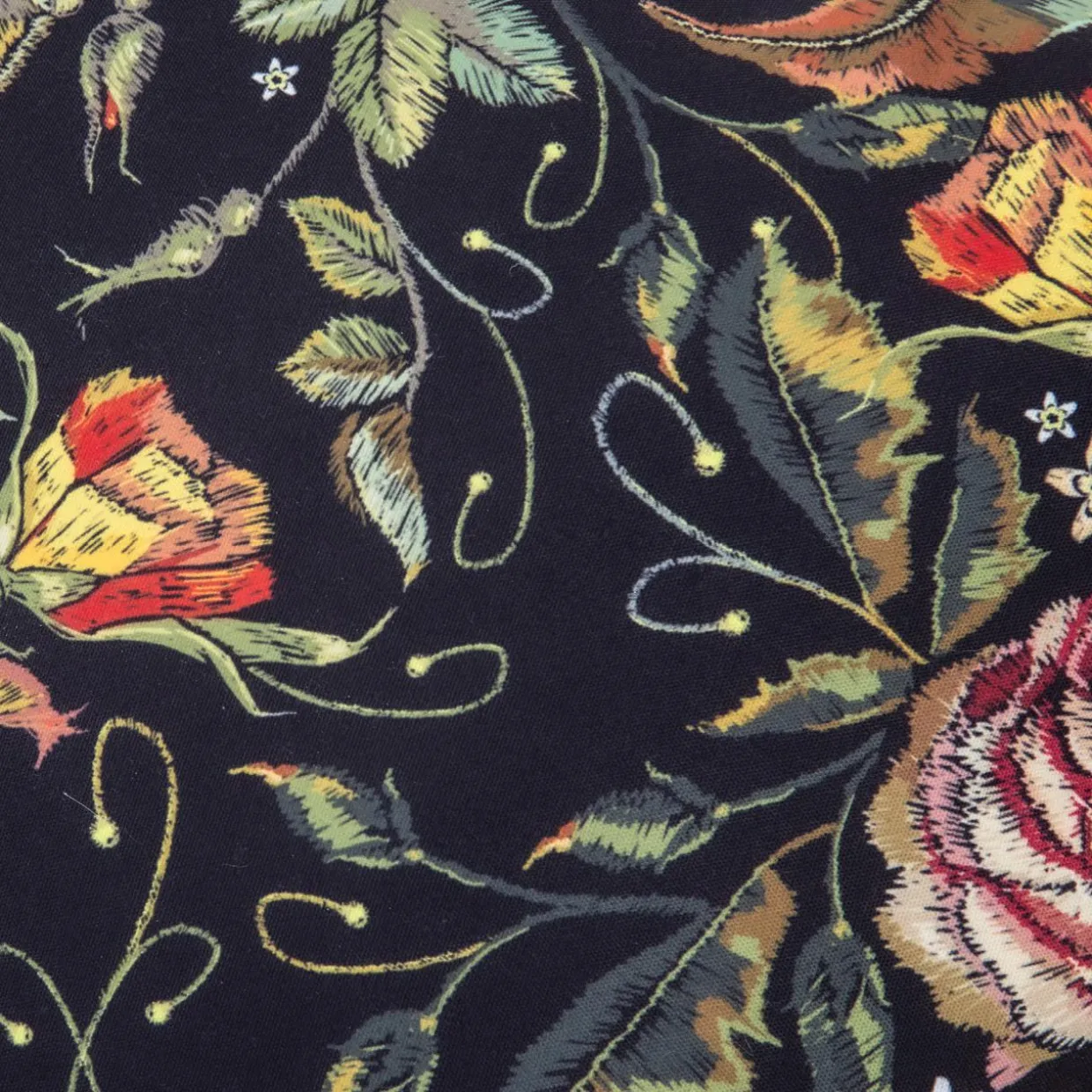 Poszewka dekoracyjna haftowana w róże NENA 45x45 cm