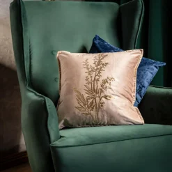 Poszewka welurowa z motywem roślinnym beżowa HERBS 45x45 cm