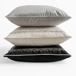 Poszewka ze słoniem biała DAIRA 45x45 cm