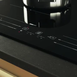 Płyta indukcyjna 6 zmysł WHIRLPOOL WFS5060CPBF