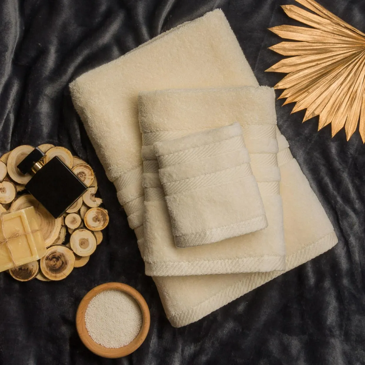 Ręcznik bawełniany do rąk krem CAROLINE 30x50 cm