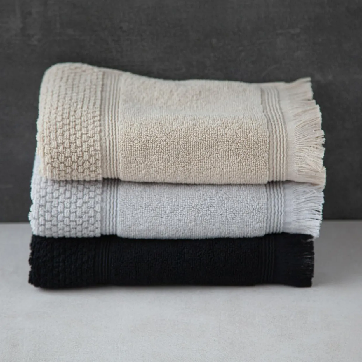 Ręcznik bawełniany z frędzlami beżowy SANTORINI 50x90 cm