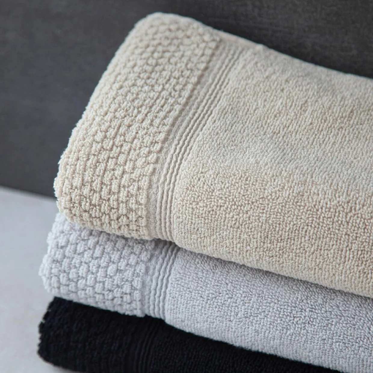 Ręcznik bawełniany z frędzlami beżowy SANTORINI 50x90 cm