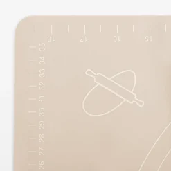 Stolnica silikonowa beżowa 48x38 cm