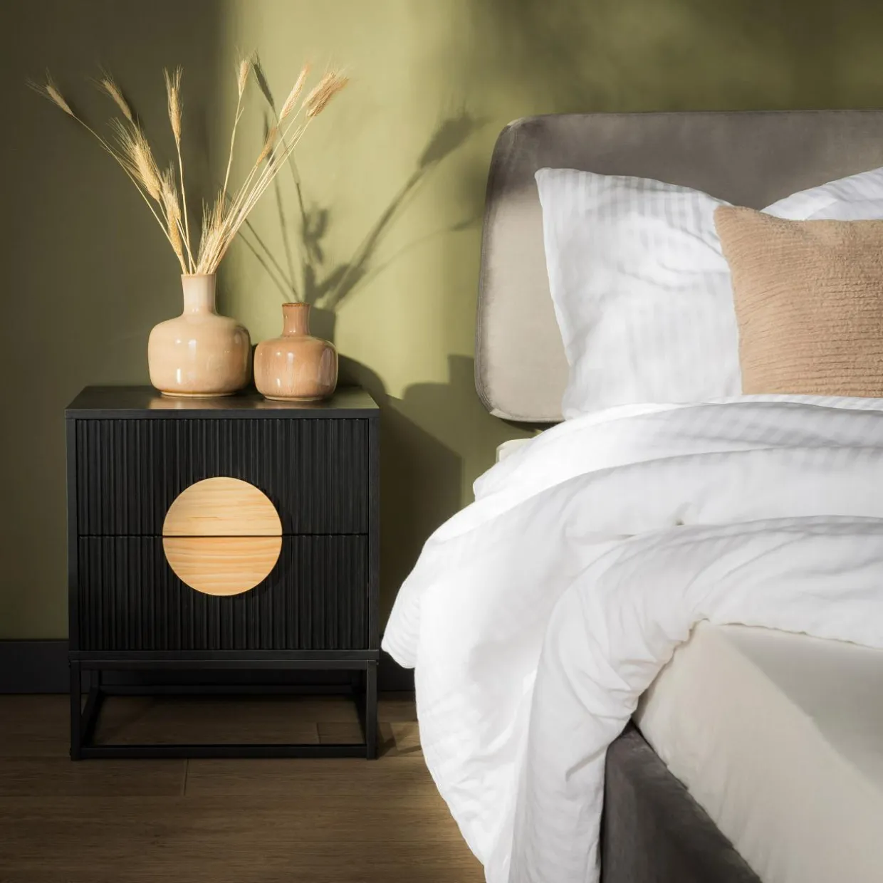 Szafka nocna z ryflowaniem TERCAM