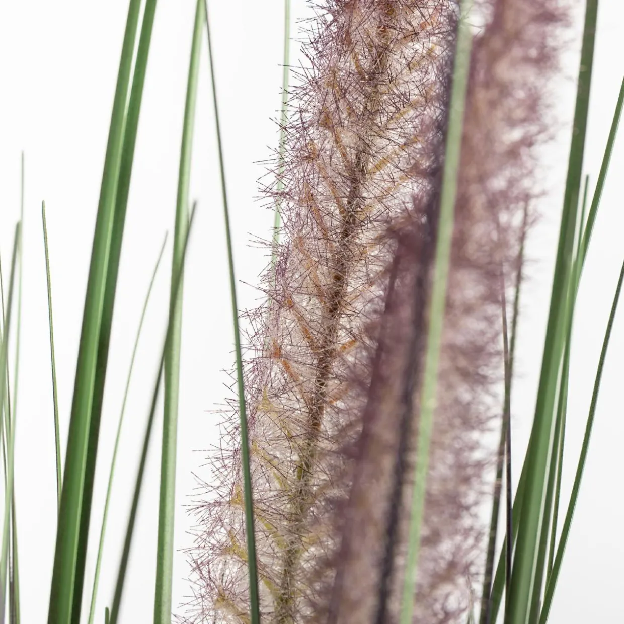 Sztuczna trawa w czarnej doniczce 90 cm