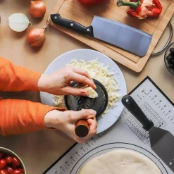 Tarka kuchenna stożkowa z drewnianą rączką czarna 12x27,5 cm