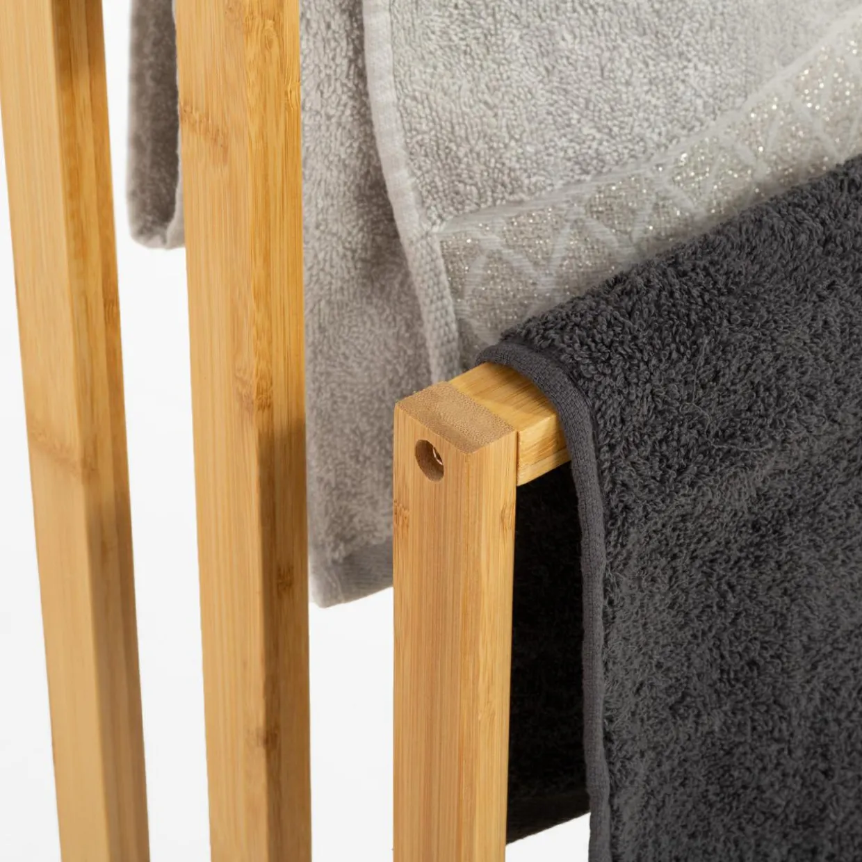 Wieszak na ręczniki stojący bambusowy