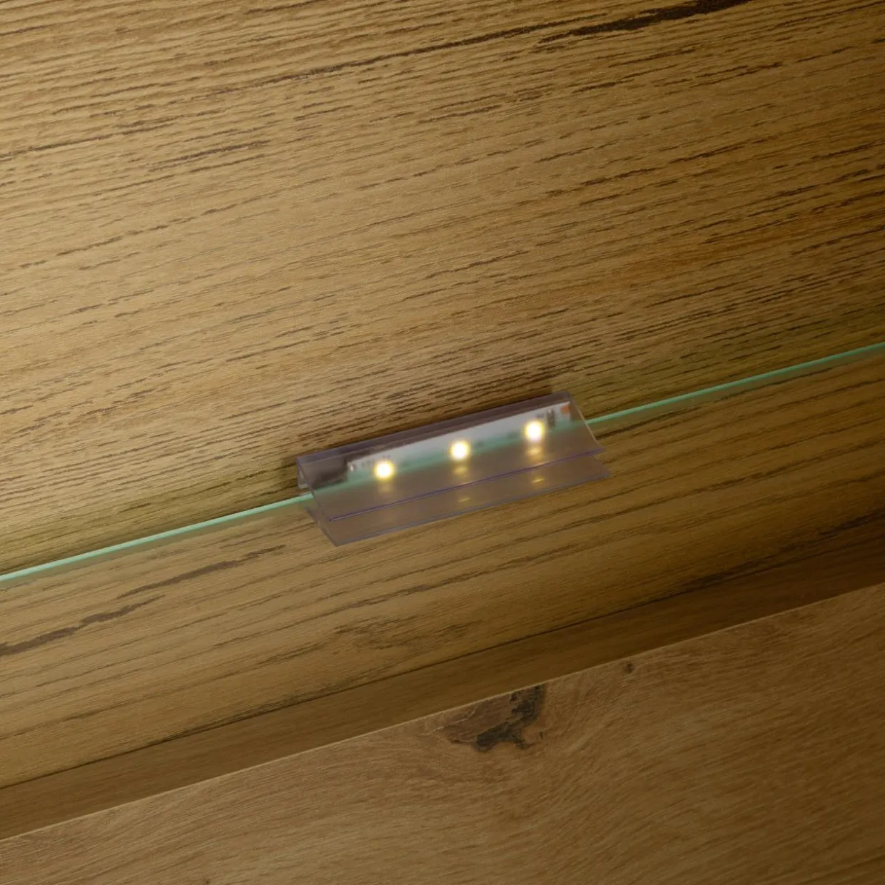 Witryna z oświetleniem BRUNO