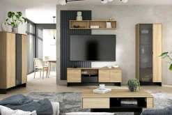 Witryna z przeszklonymi drzwiami do salonu NOMAD