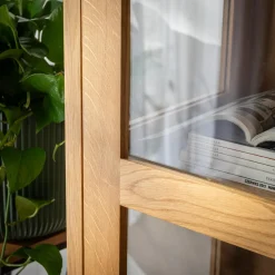 Witryna z szufladami z litego drewna STELLA dąb naturalny