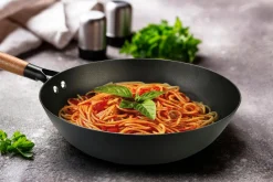 Wok żeliwny czarny FERRO 30 cm