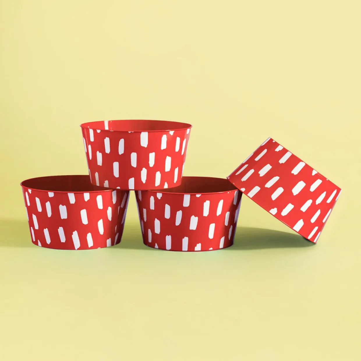 Zestaw 4 misek plastikowych czerwony 750 ml