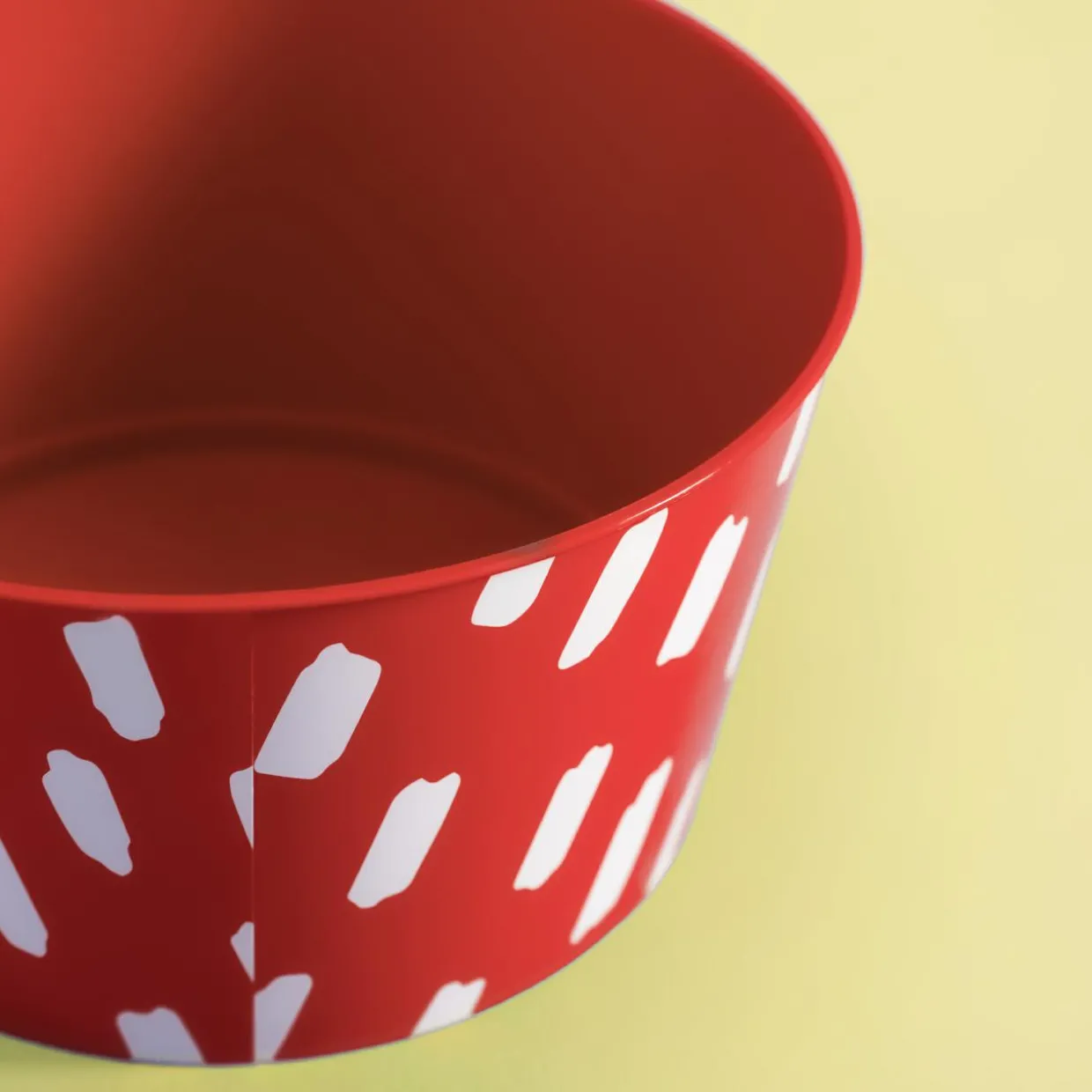 Zestaw 4 misek plastikowych czerwony 750 ml