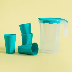 Zestaw dzbanek plastikowy i 4 kubki zielone