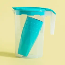 Zestaw dzbanek plastikowy i 4 kubki zielone